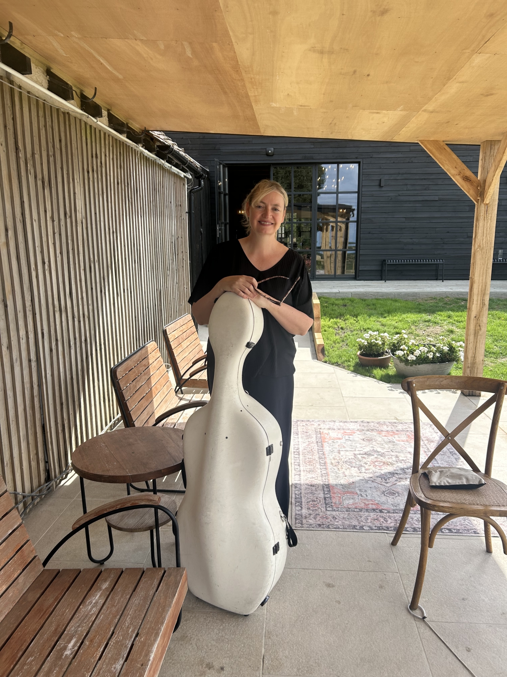 Live Wedding Music Surrey – Botley Hill Barn